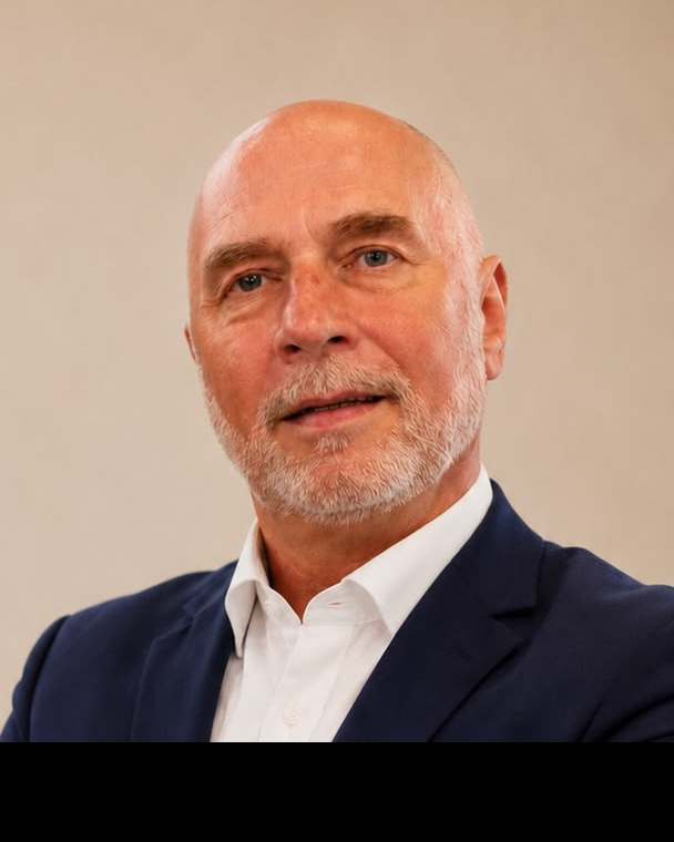 Portrait of Henk Folkers, editor-in-chief and Middle East correspondent for GOD News